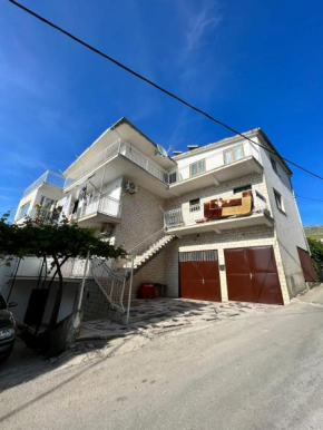 Apartments with a parking space Stobrec, Split - 22296